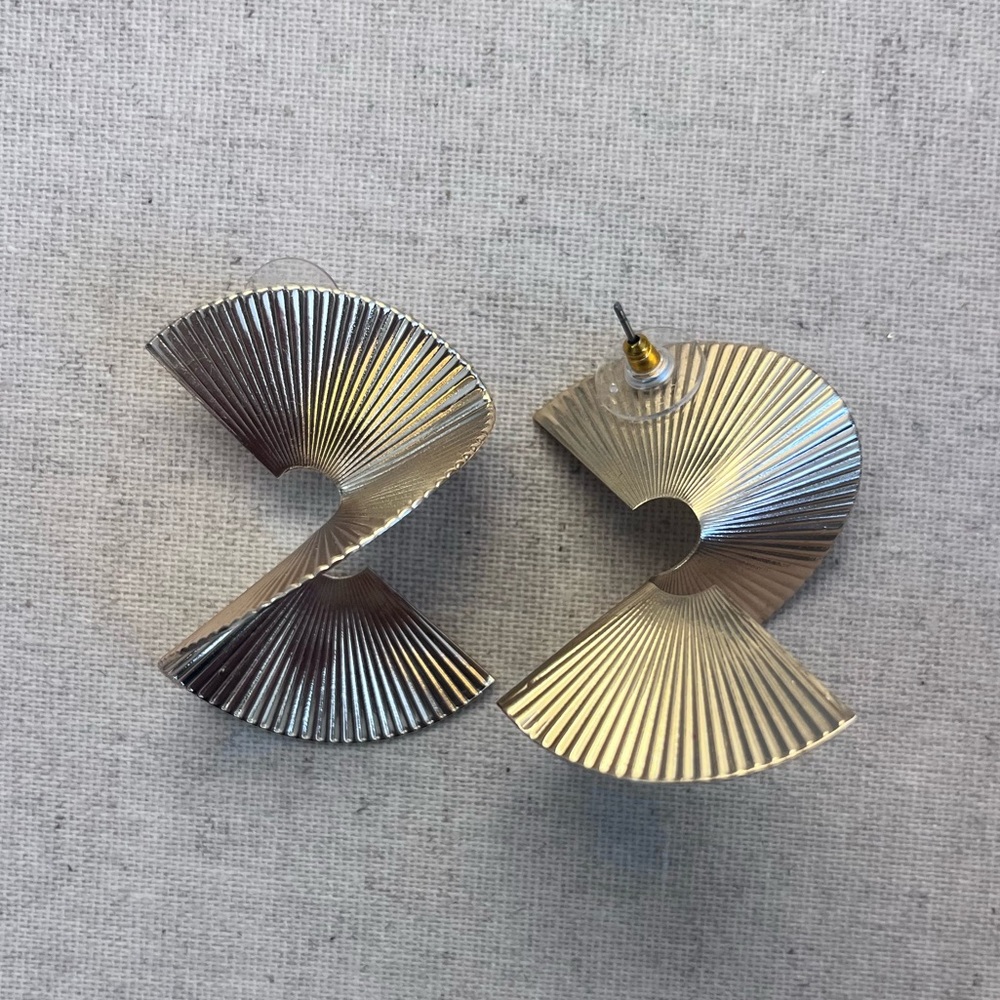 Large Gold Tone Statement Fan Earrings - Picture 6 of 7